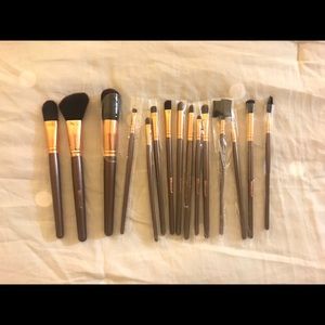 BH cosmetics brush set